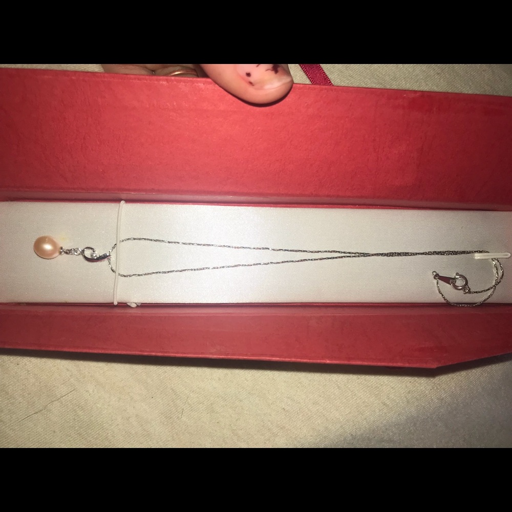 pearl drop necklace